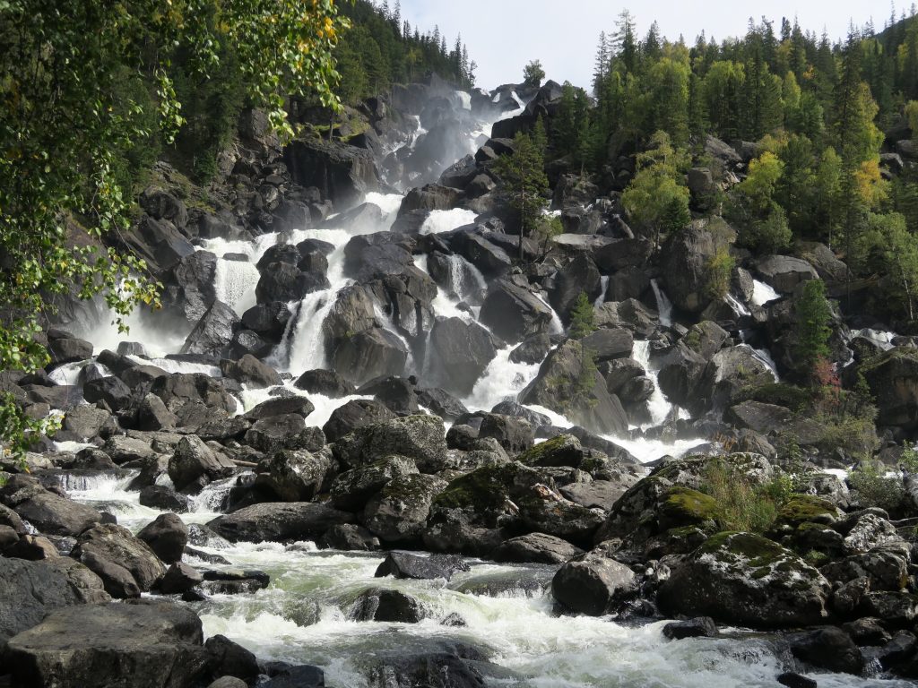 Водопад Учар Горного Алтая – испытание на прочность