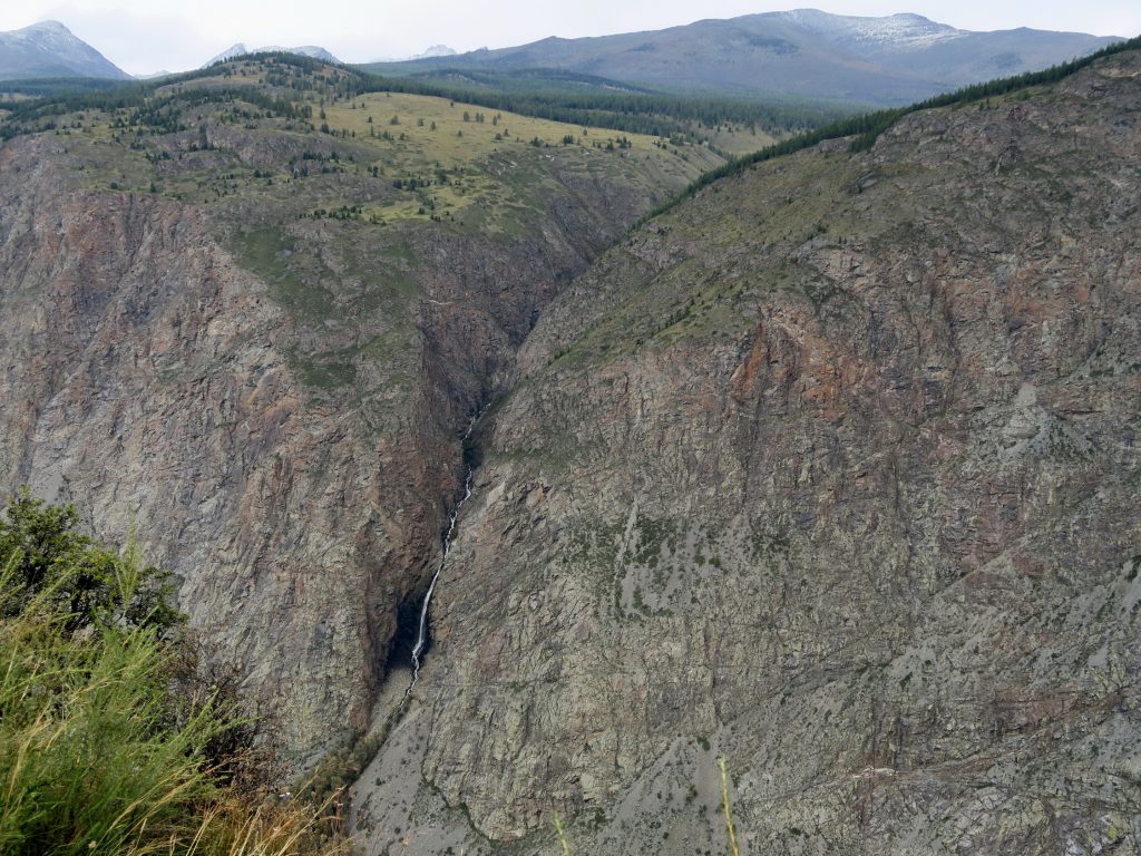 Перевал Кату-Ярык Горного Алтая - ручей Карасу