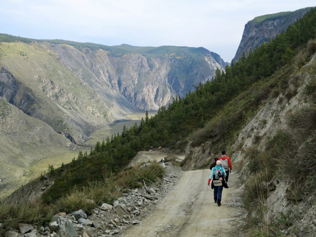 перевал Кату-Ярык Горного Алтая - средина пути