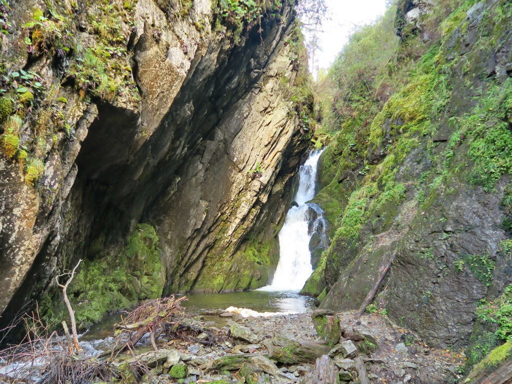 Водопад Эстюбэ - ущелье