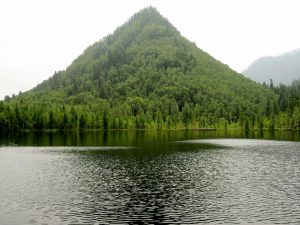 Озеро Сказка - гора Шапка Мономаха