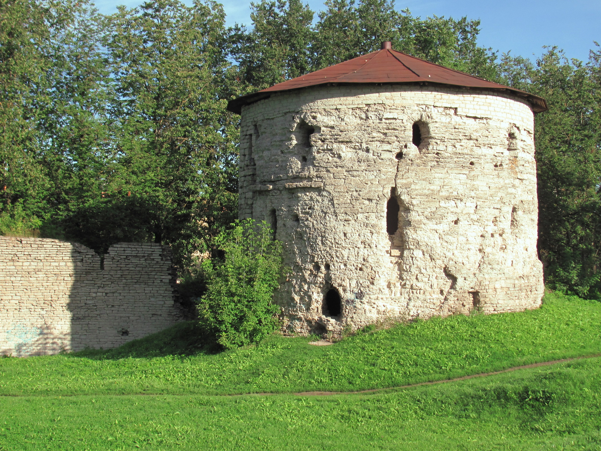 Псковская крепость - Михайловская башня