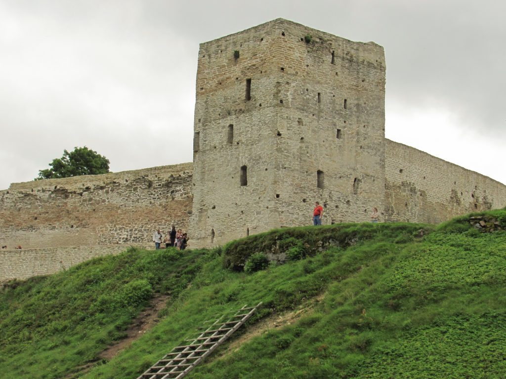 Крепость Изборска - башня Талавская