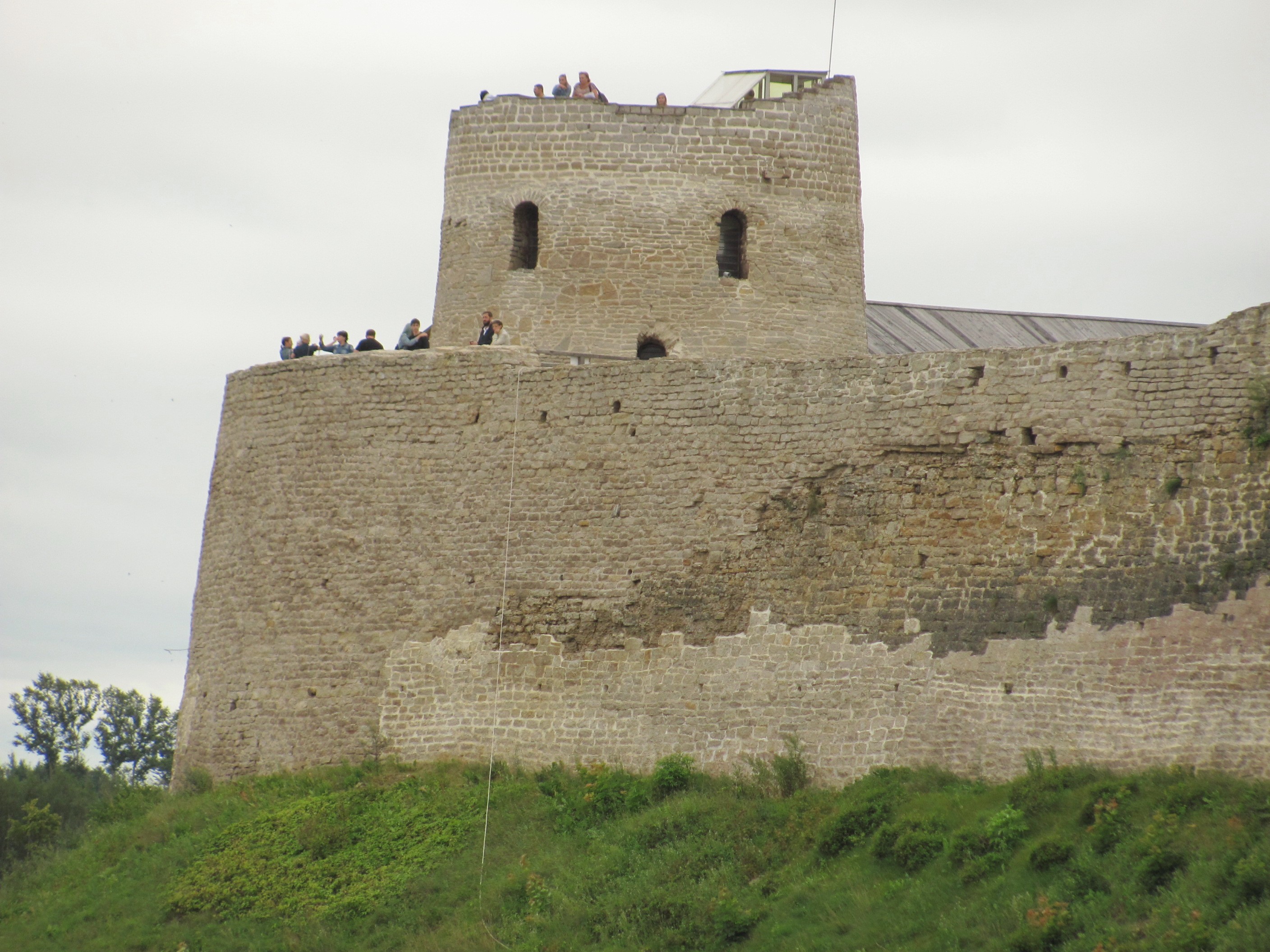 Крепость Изборска - башня Луковка