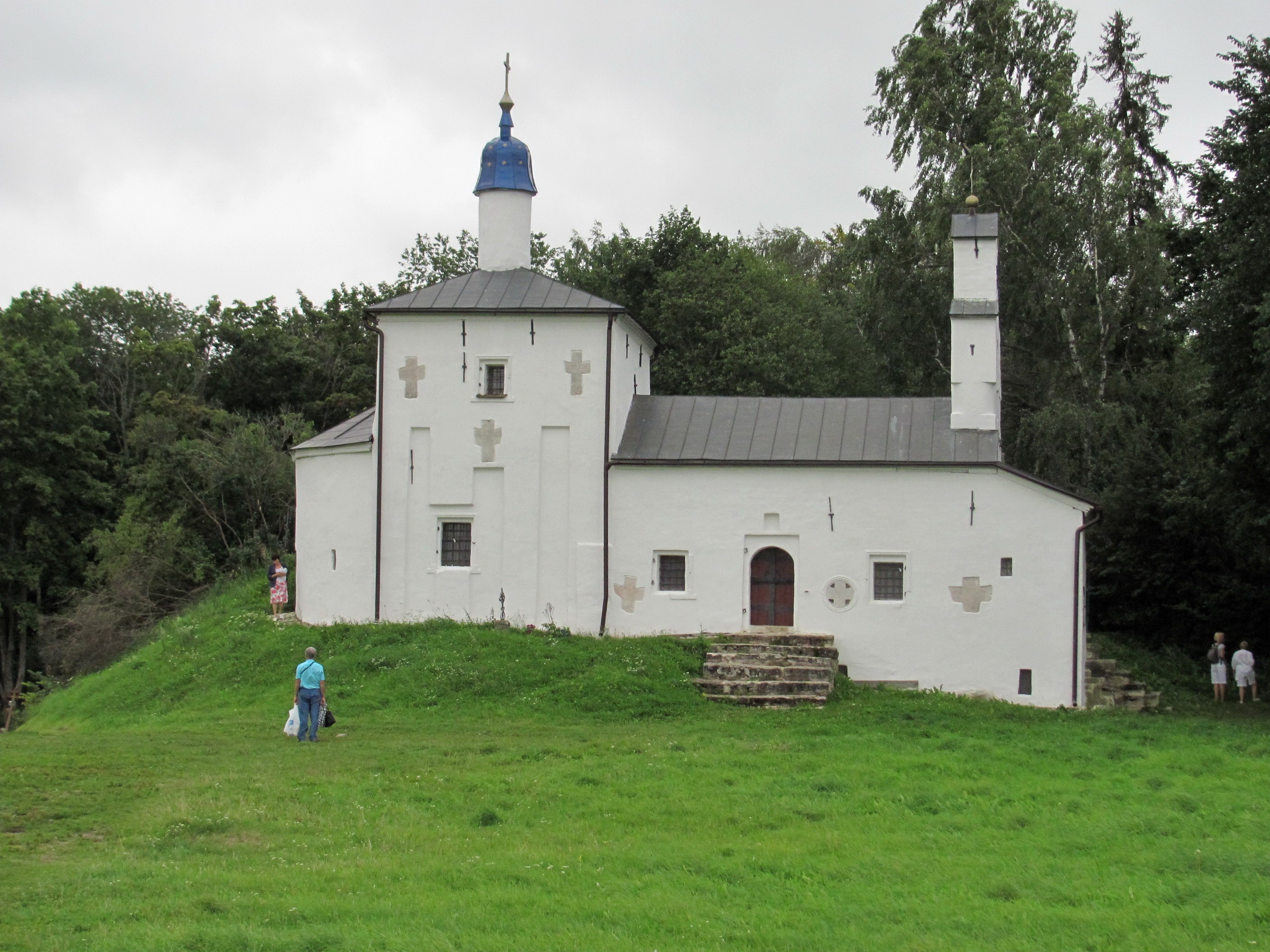 Труворово городище - церковь
