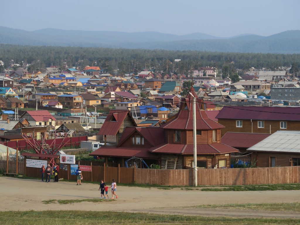 Самый большой остров Байкала - посёлок Хужир