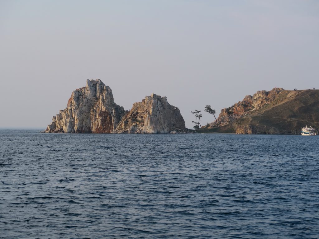 Самый большой остров Байкала с моря - мыс Бурхан