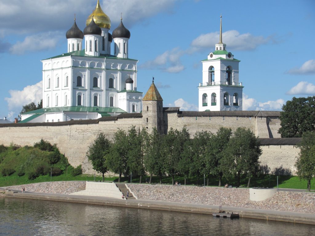 Кром Пскова - Довмонтова башня