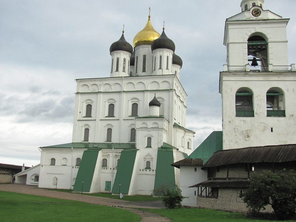Кром Пскова - Троицкий собор