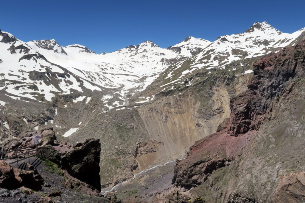 Подъём на Эльбрус - ущелье